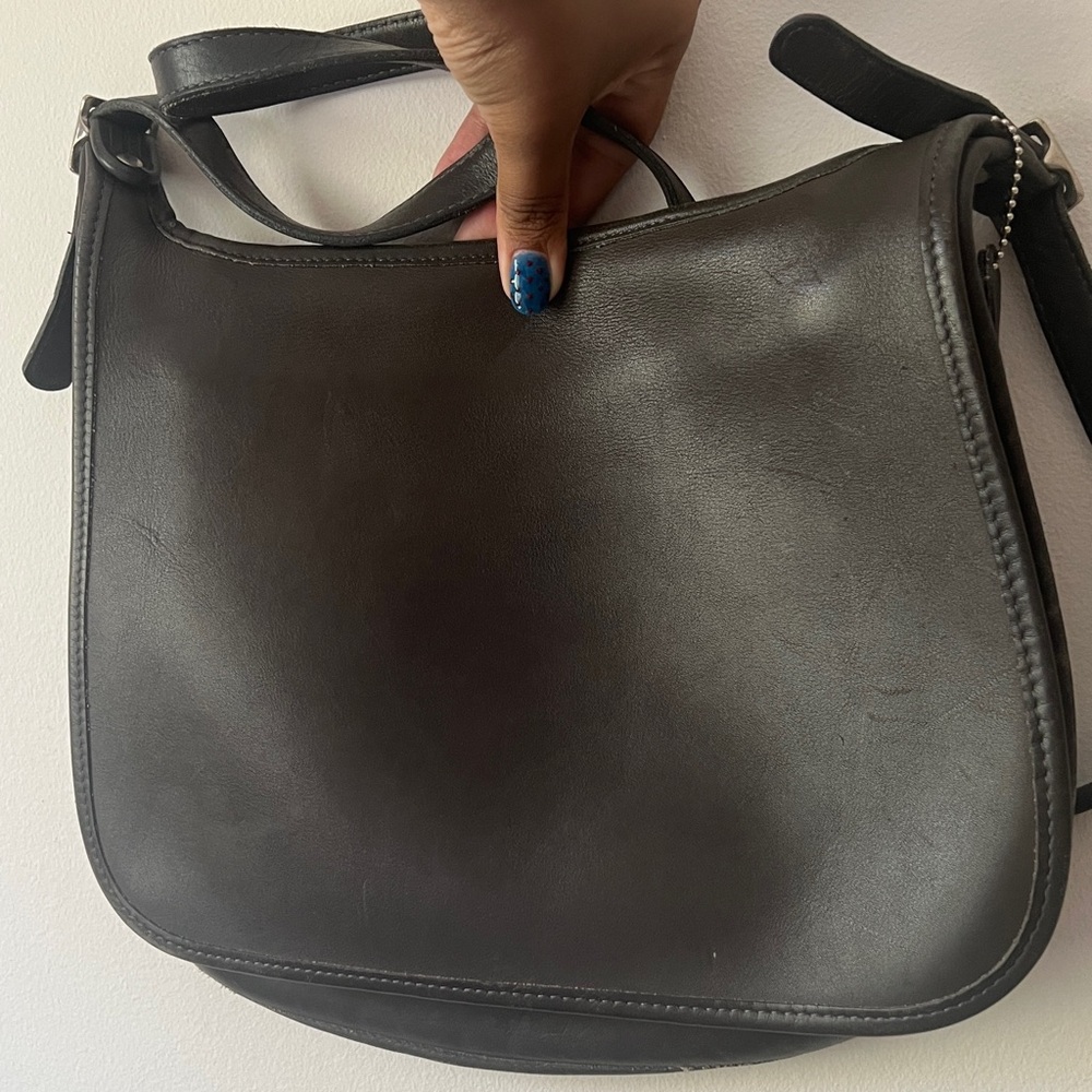 Vintage Crossbody Coach flap bag - Gray
E9H-9131